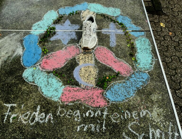 Frieden beginnt mit 1 Schritt